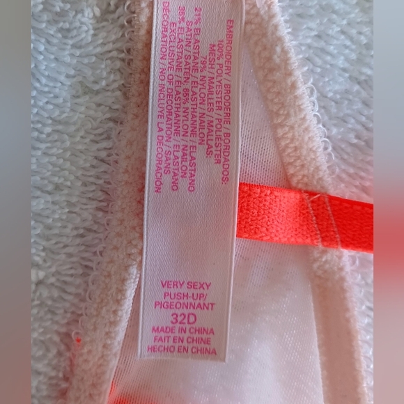 Victoria's Secret Push Up Padded Bra, Size 32D - Picture 16 of 16